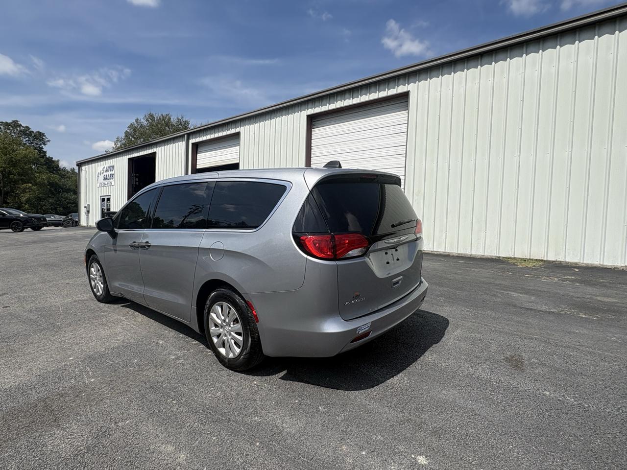 Chrysler Voyager L FWD 2021