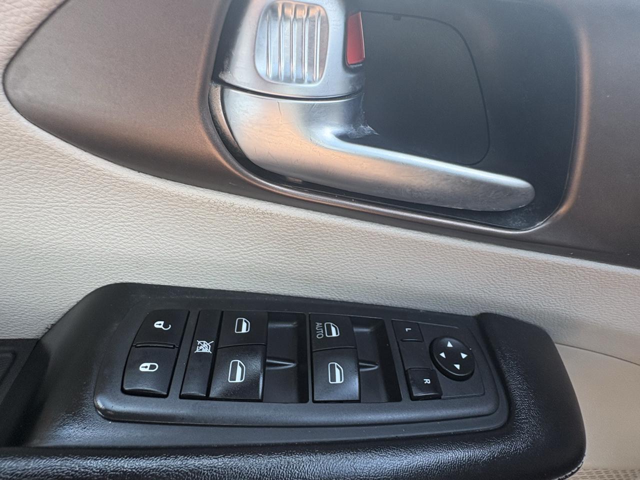 Chrysler Voyager L FWD 2021