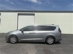 2021 Chrysler Voyager 