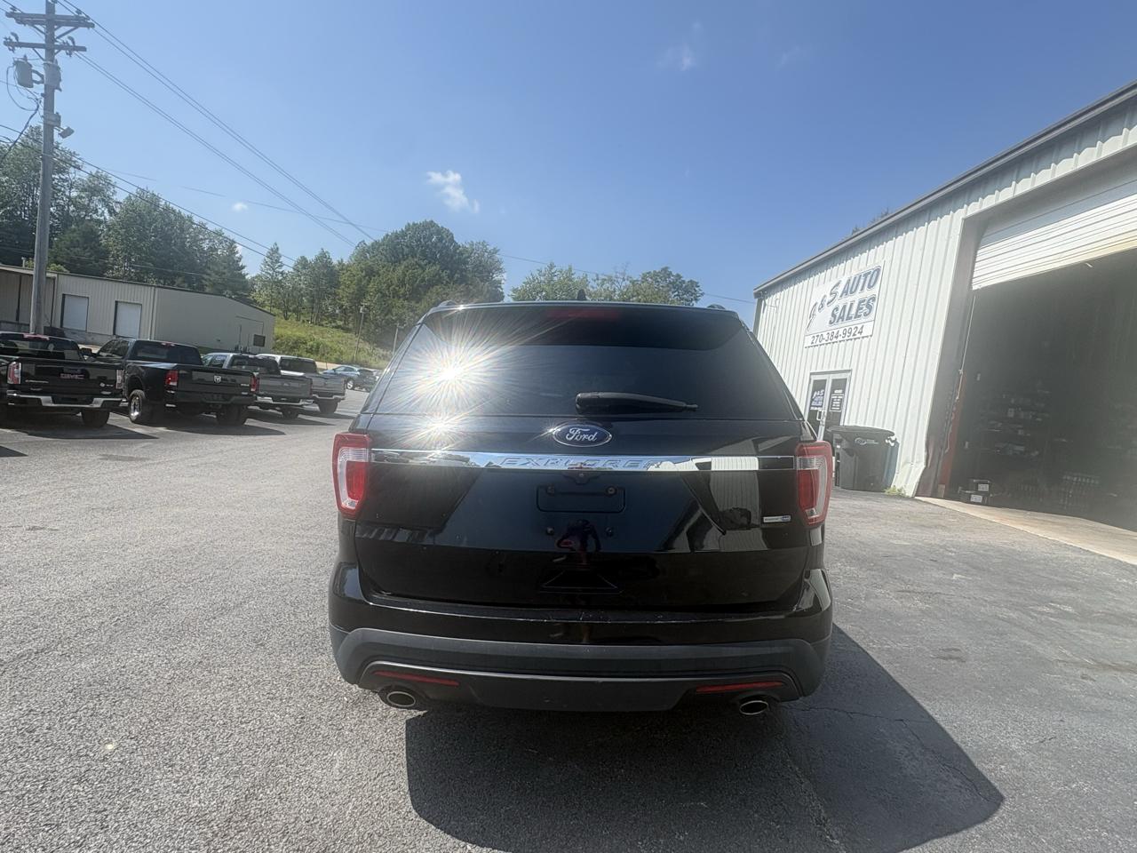 Ford Explorer Base 4WD 2017