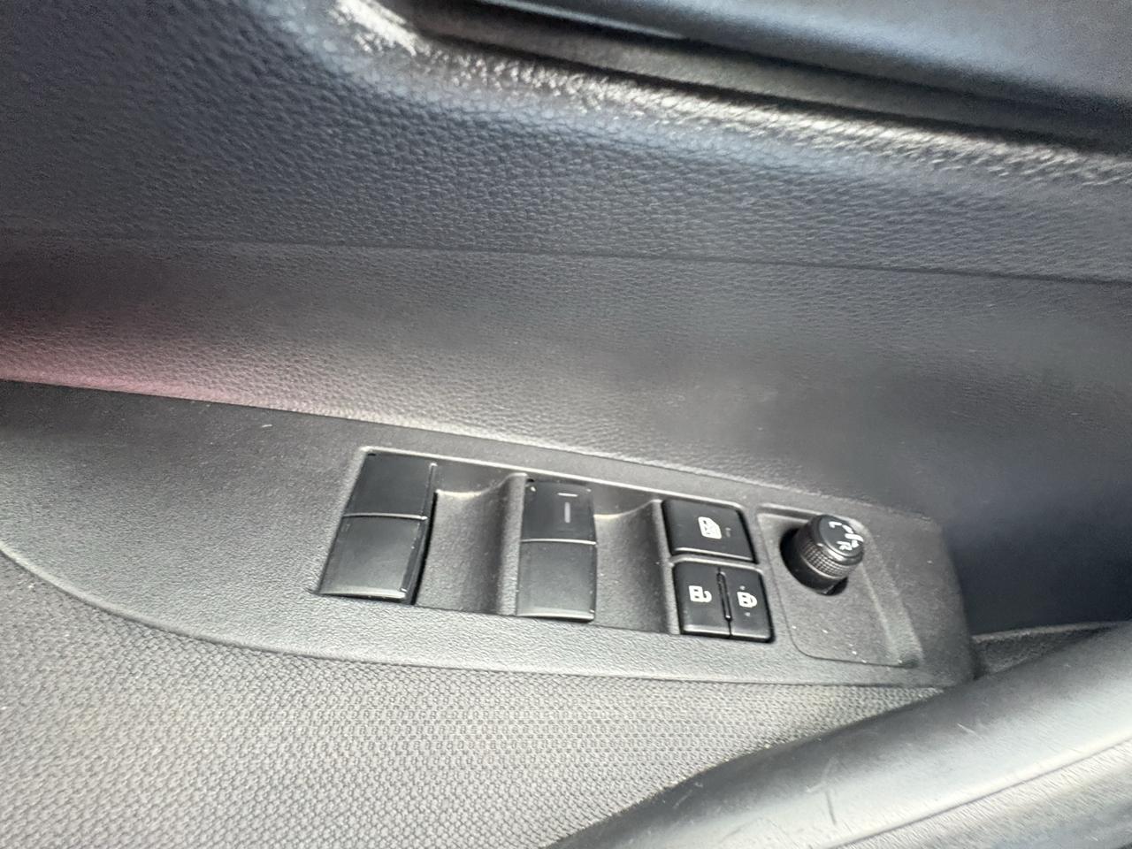 Toyota Corolla LE CVT (Natl) 2022