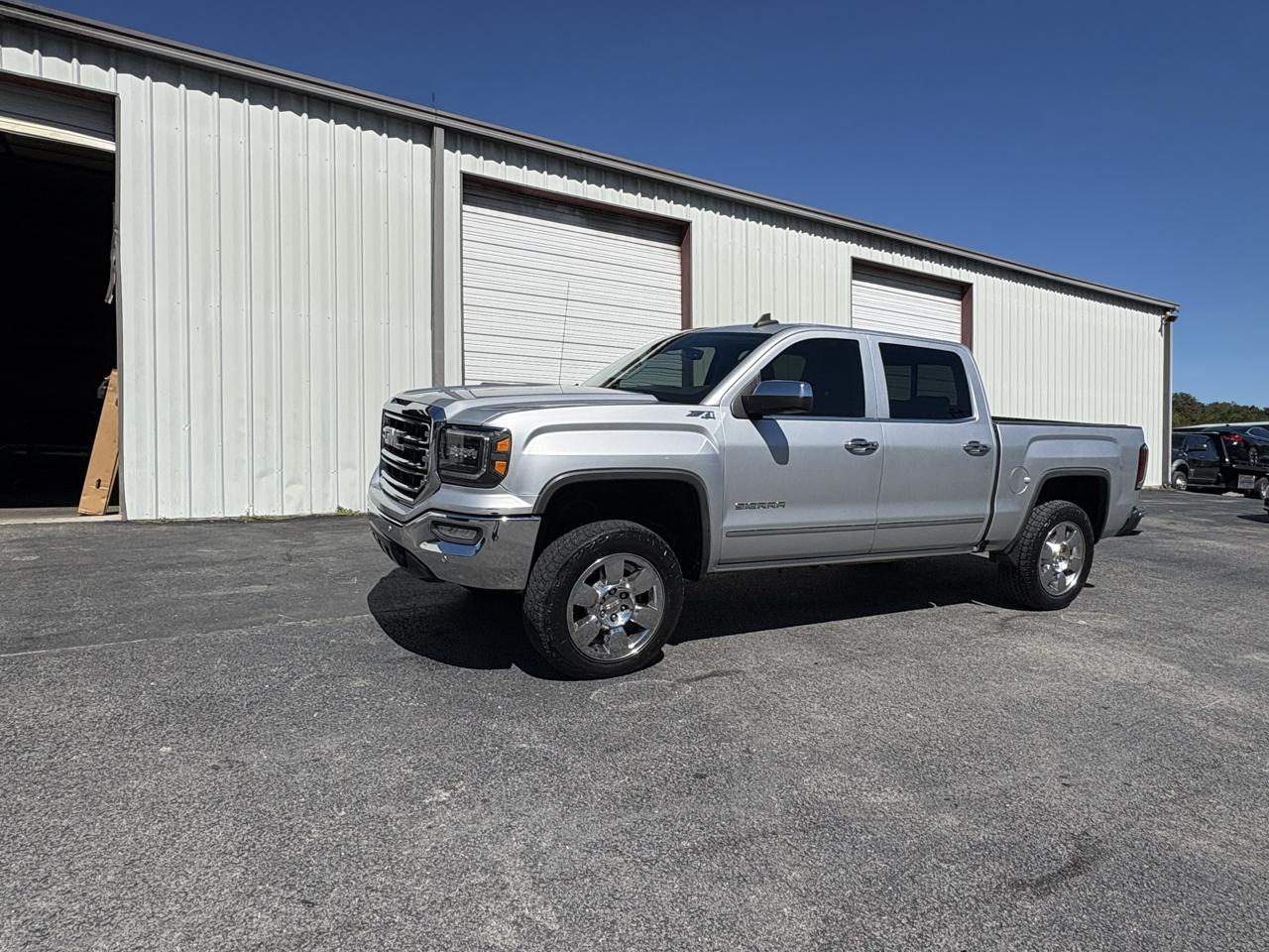 GMC Sierra 1500 4WD Crew Cab 143.5" SLT 2018