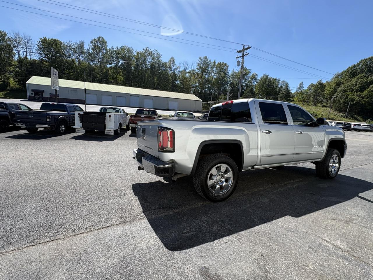GMC Sierra 1500 4WD Crew Cab 143.5" SLT 2018