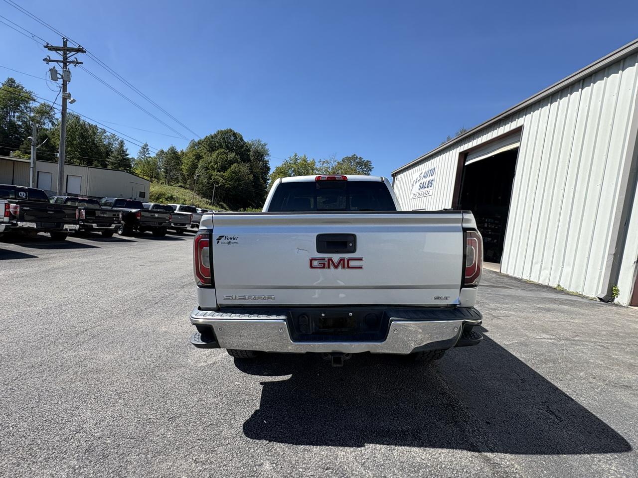 GMC Sierra 1500 4WD Crew Cab 143.5" SLT 2018