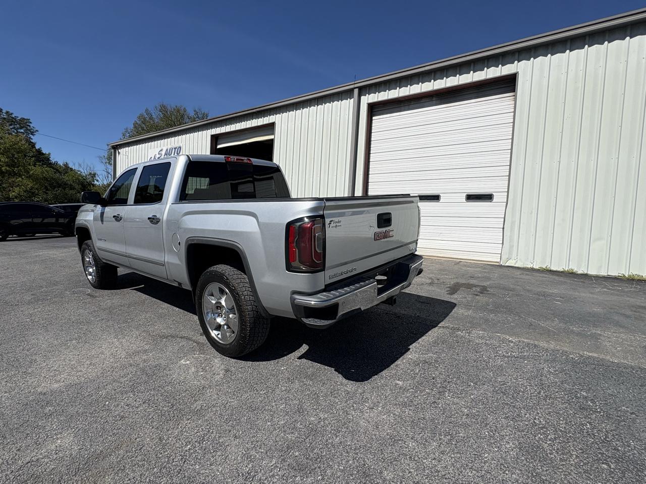 GMC Sierra 1500 4WD Crew Cab 143.5" SLT 2018