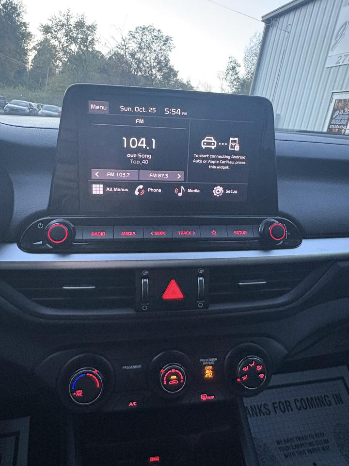 Kia Forte LXS IVT 2024