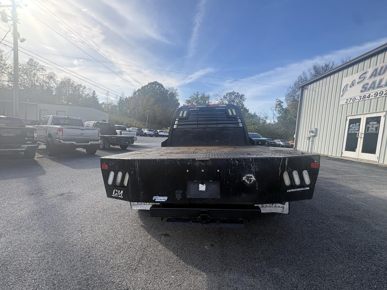 Ford Super Duty F-350 DRW Lariat 4WD Crew Cab 179" WB 60" CA 2019