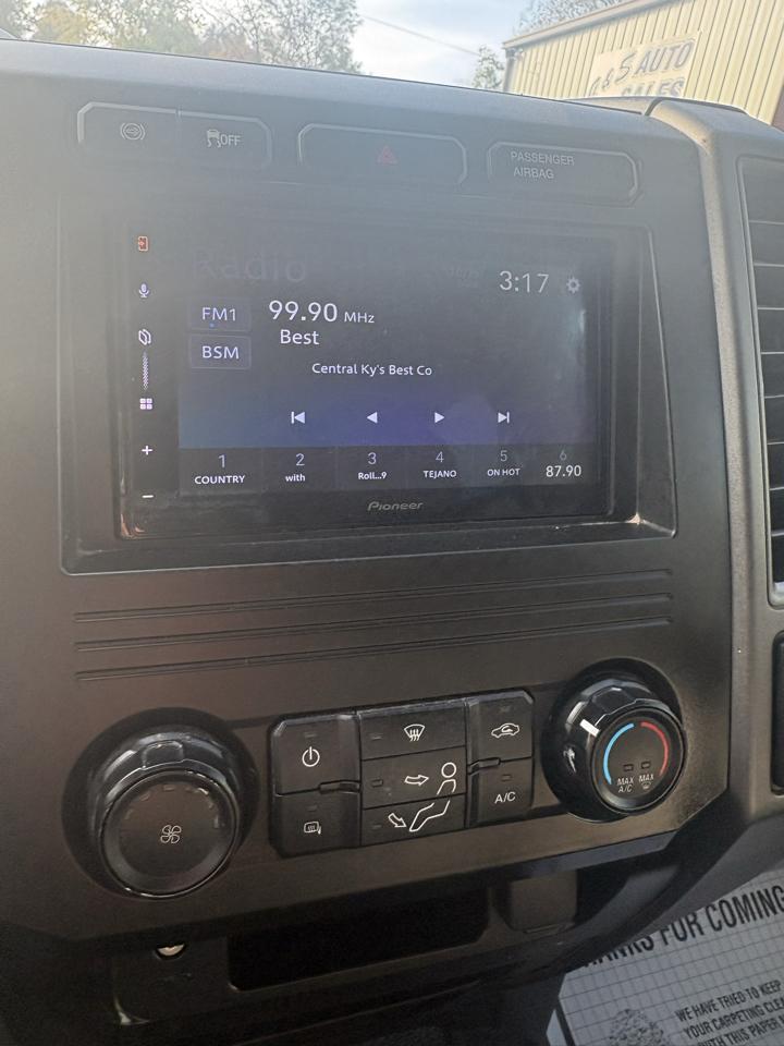 Ford Super Duty F-350 DRW Lariat 4WD Crew Cab 179" WB 60" CA 2019