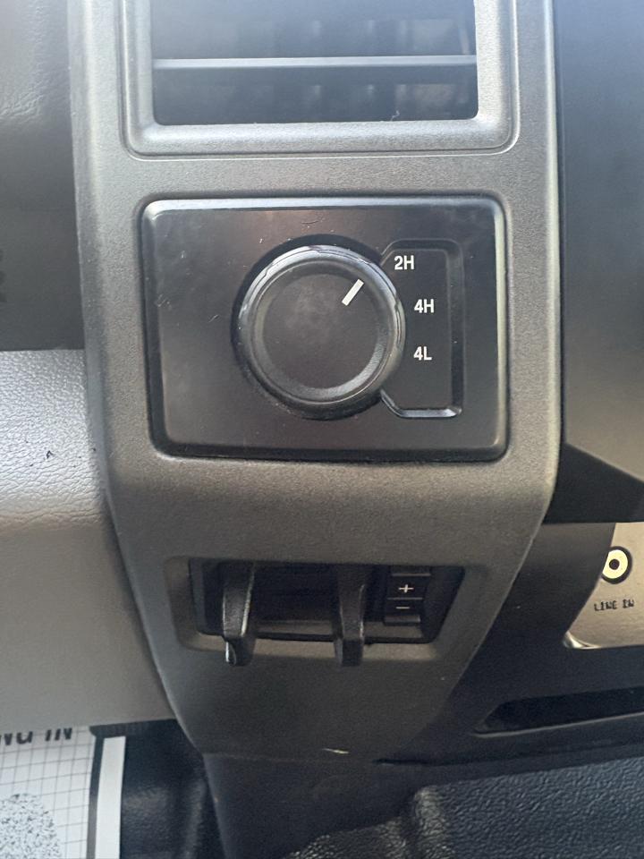 Ford Super Duty F-350 DRW Lariat 4WD Crew Cab 179" WB 60" CA 2019