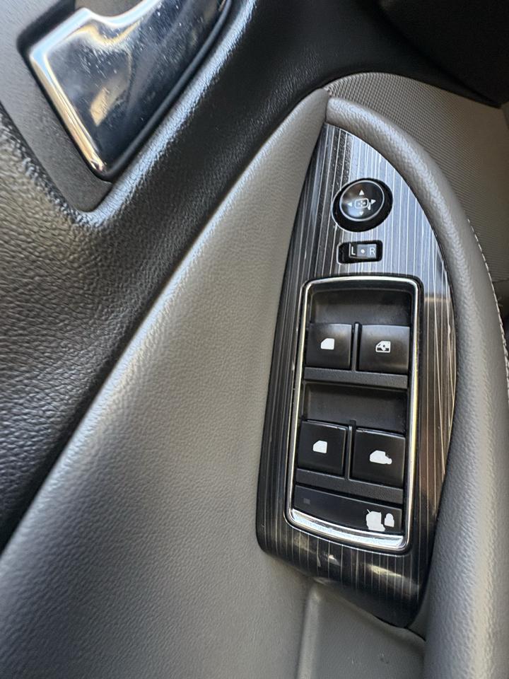 Chevrolet Impala 4dr Sdn LT w/1LT 2018