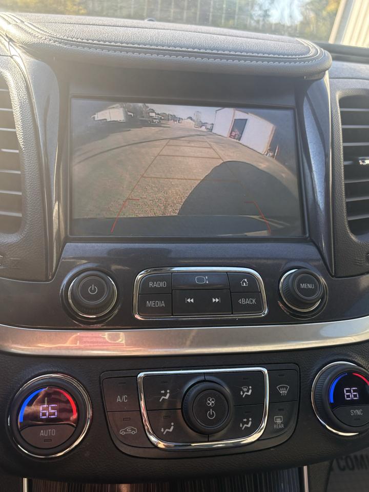 Chevrolet Impala 4dr Sdn LT w/1LT 2018