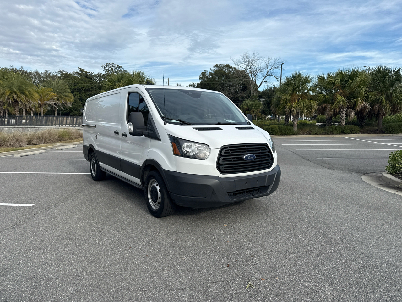Ford Transit 150 Van Low Roof w/Sliding Pass. 130-in. WB 2019