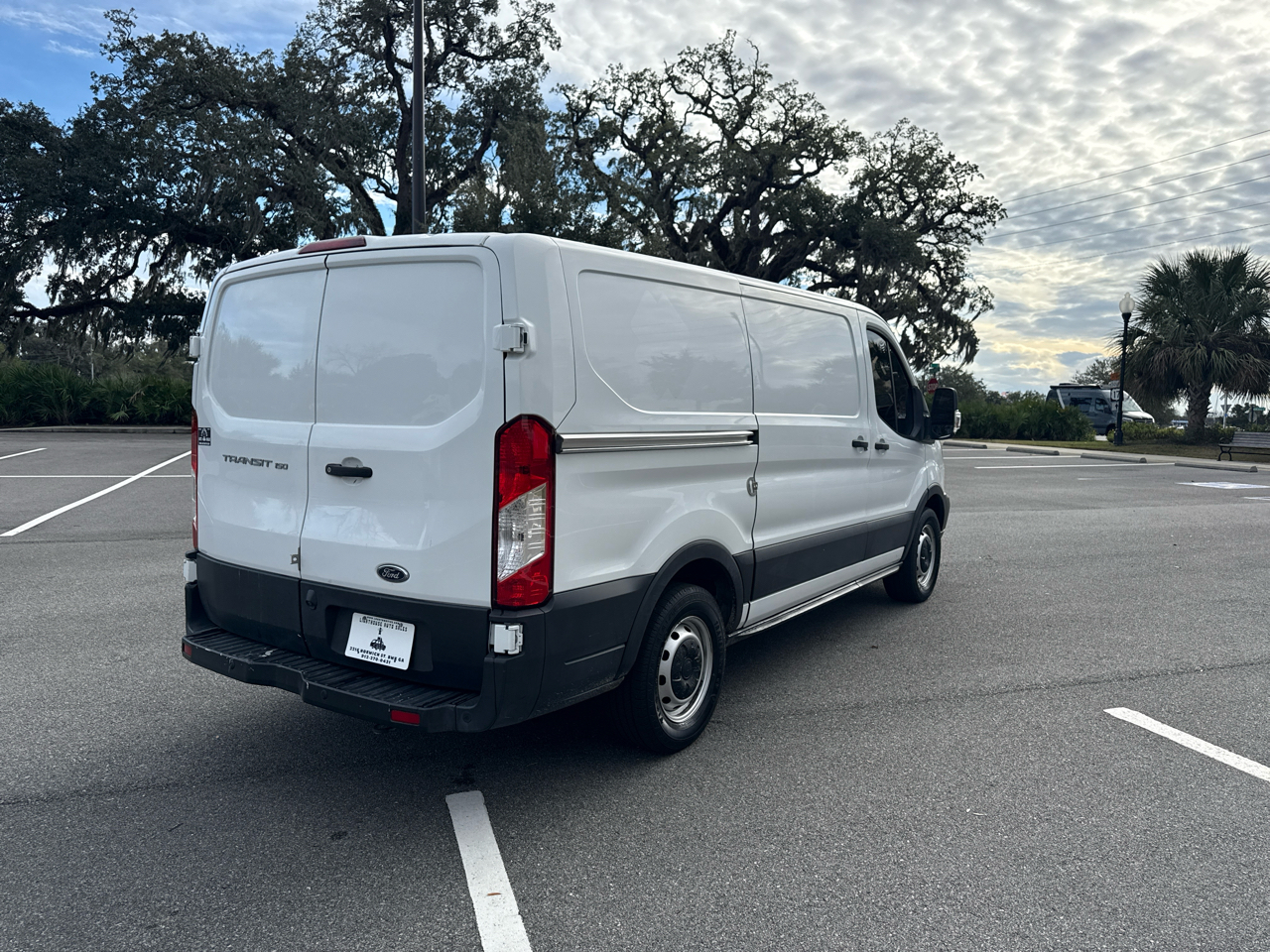Ford Transit 150 Van Low Roof w/Sliding Pass. 130-in. WB 2019