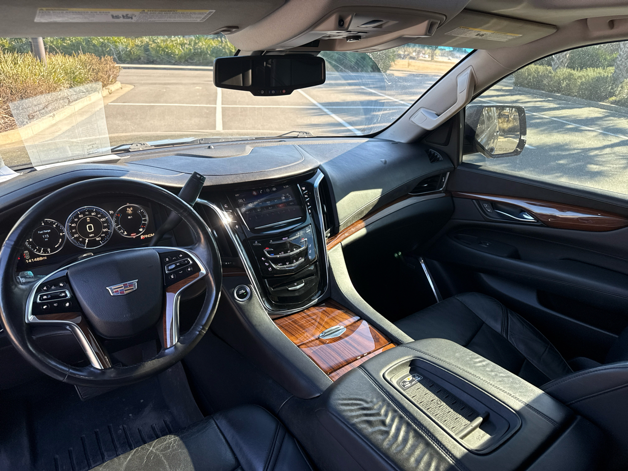 Cadillac Escalade Luxury 4WD 2015