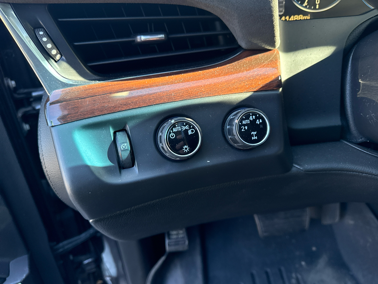 Cadillac Escalade Luxury 4WD 2015