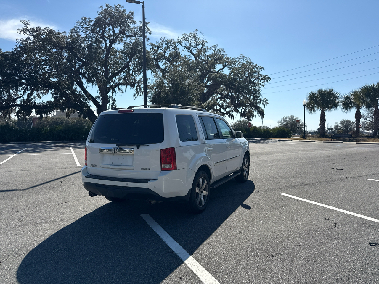 Honda Pilot Touring 2WD 5-Spd AT with DVD 2013