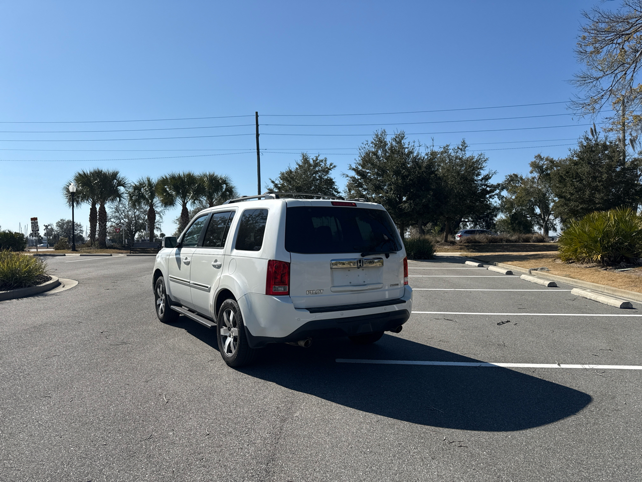 Honda Pilot Touring 2WD 5-Spd AT with DVD 2013