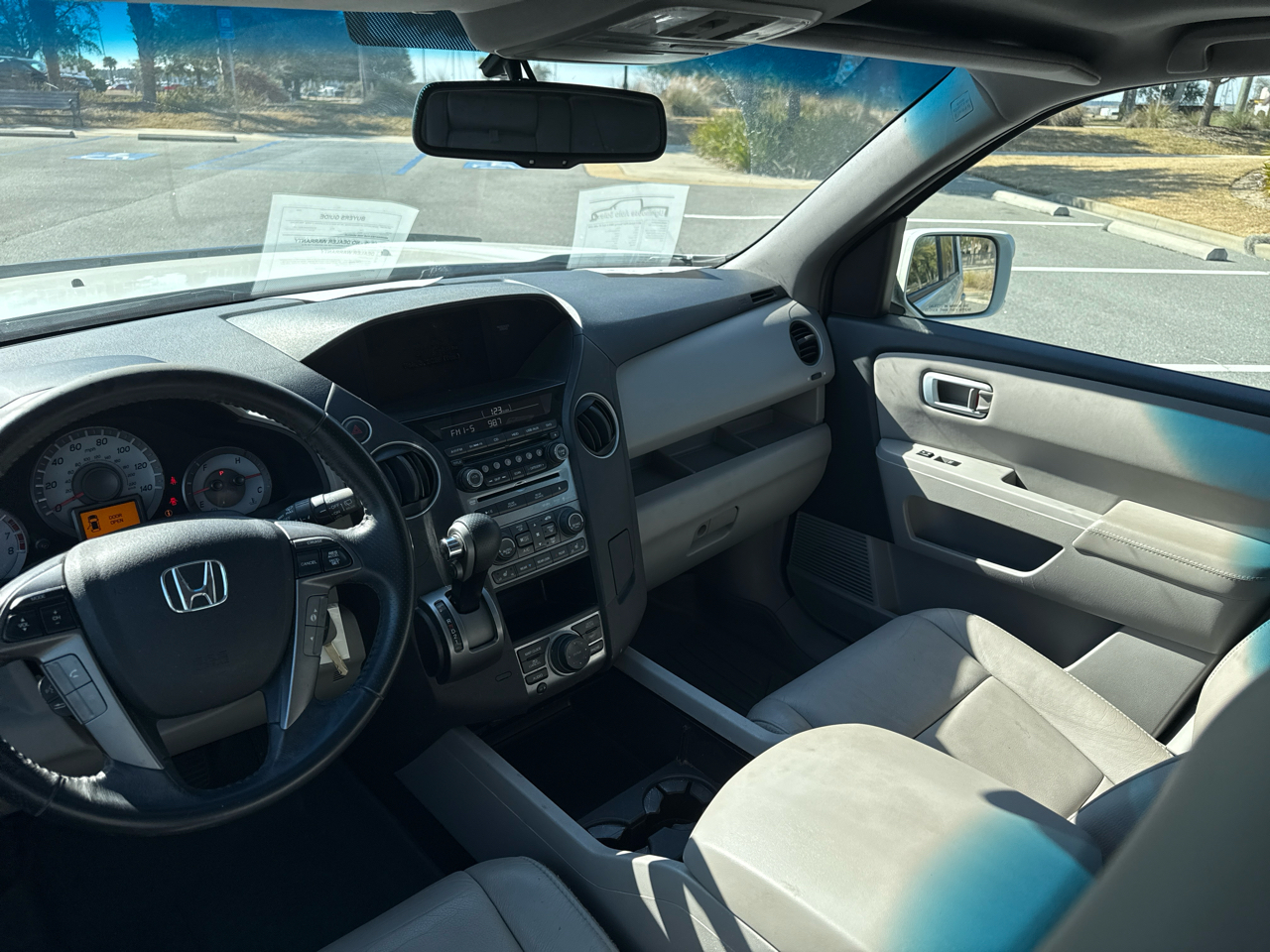 Honda Pilot Touring 2WD 5-Spd AT with DVD 2013