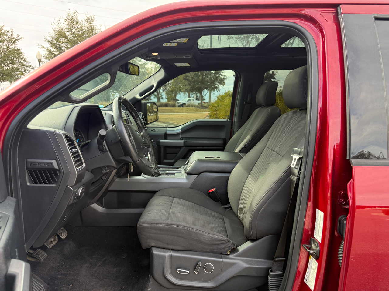 Ford F-150 XLT SuperCrew 5.5-ft. Bed 4WD 2017