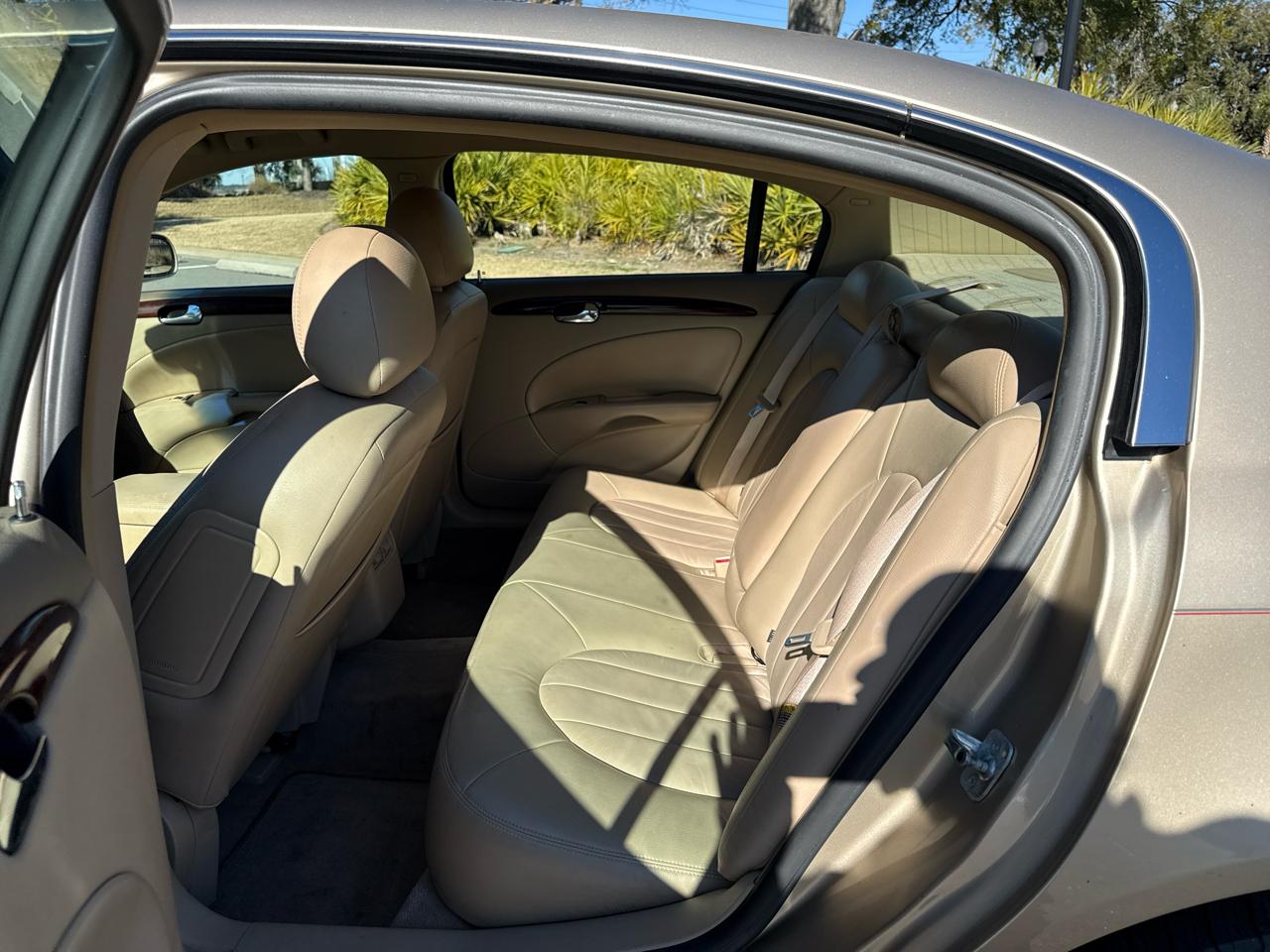 Buick Lucerne CX 2006