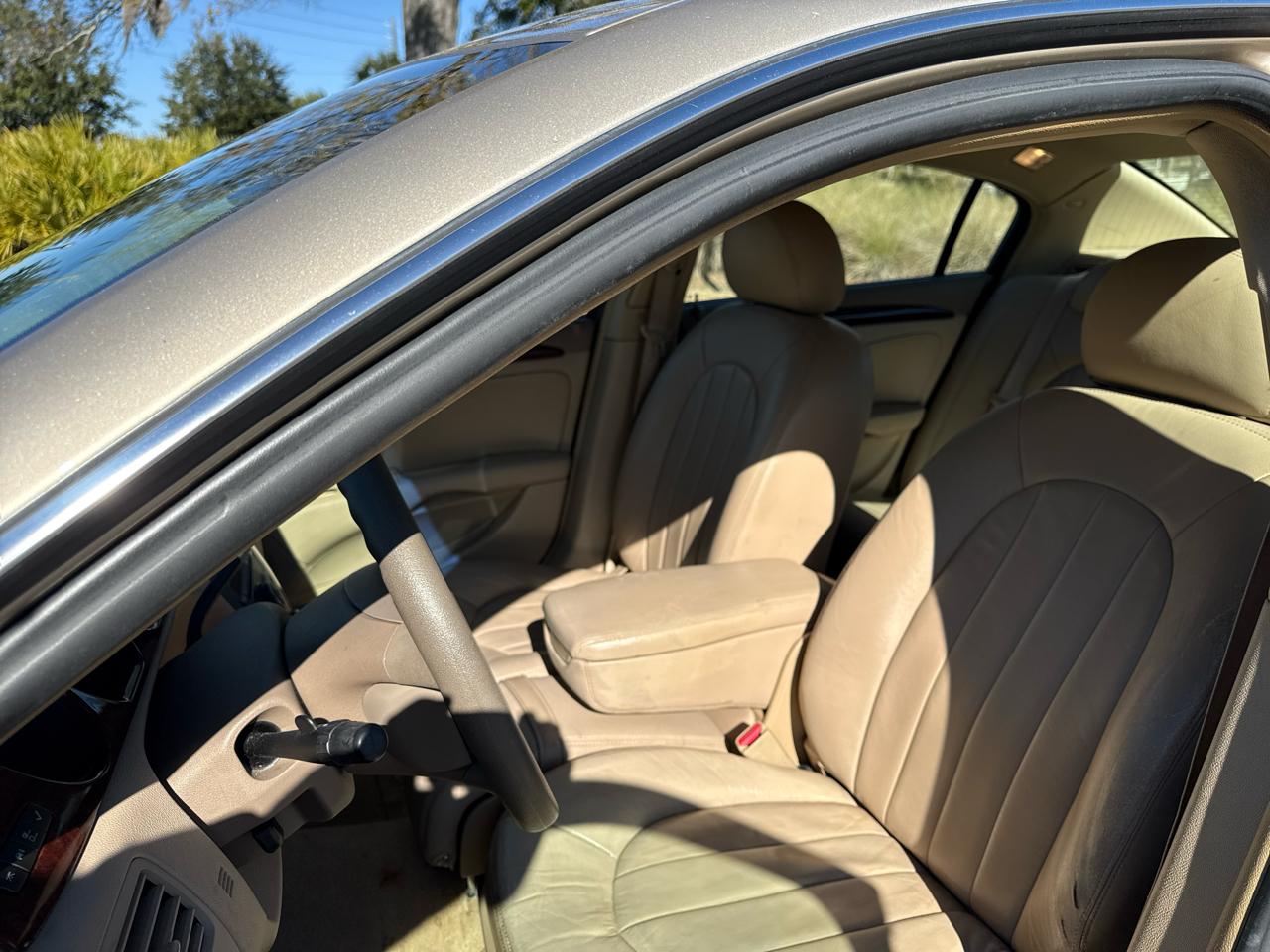 Buick Lucerne CX 2006