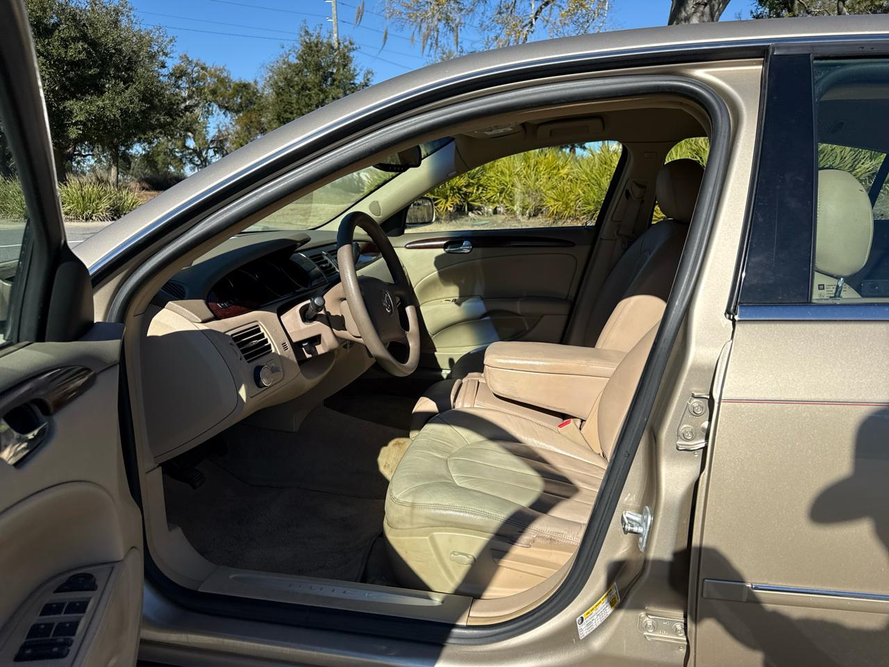 Buick Lucerne CX 2006