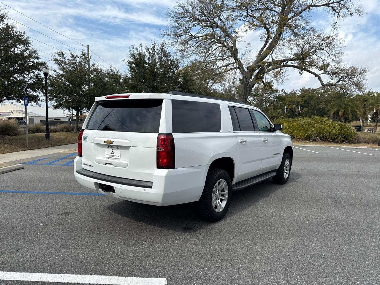 Chevrolet Suburban LT 1500 2WD 2015