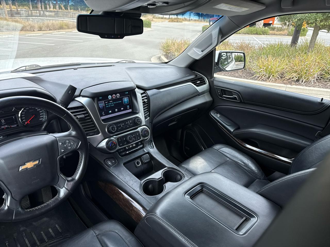 Chevrolet Suburban LT 1500 2WD 2015