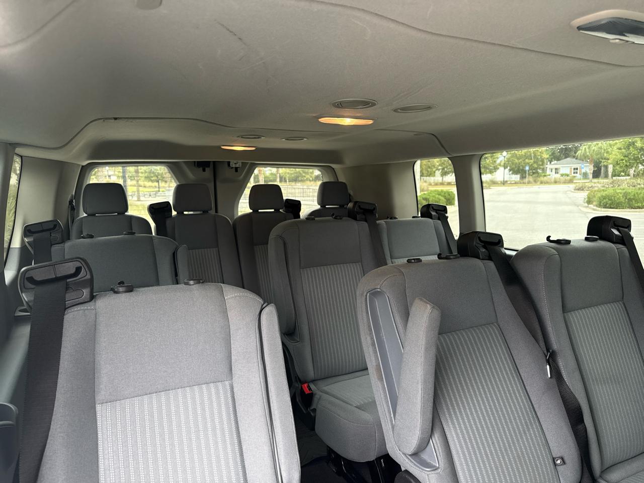 Ford Transit 350 Wagon Low Roof XLT 60/40 Pass. 148-in. WB 2015