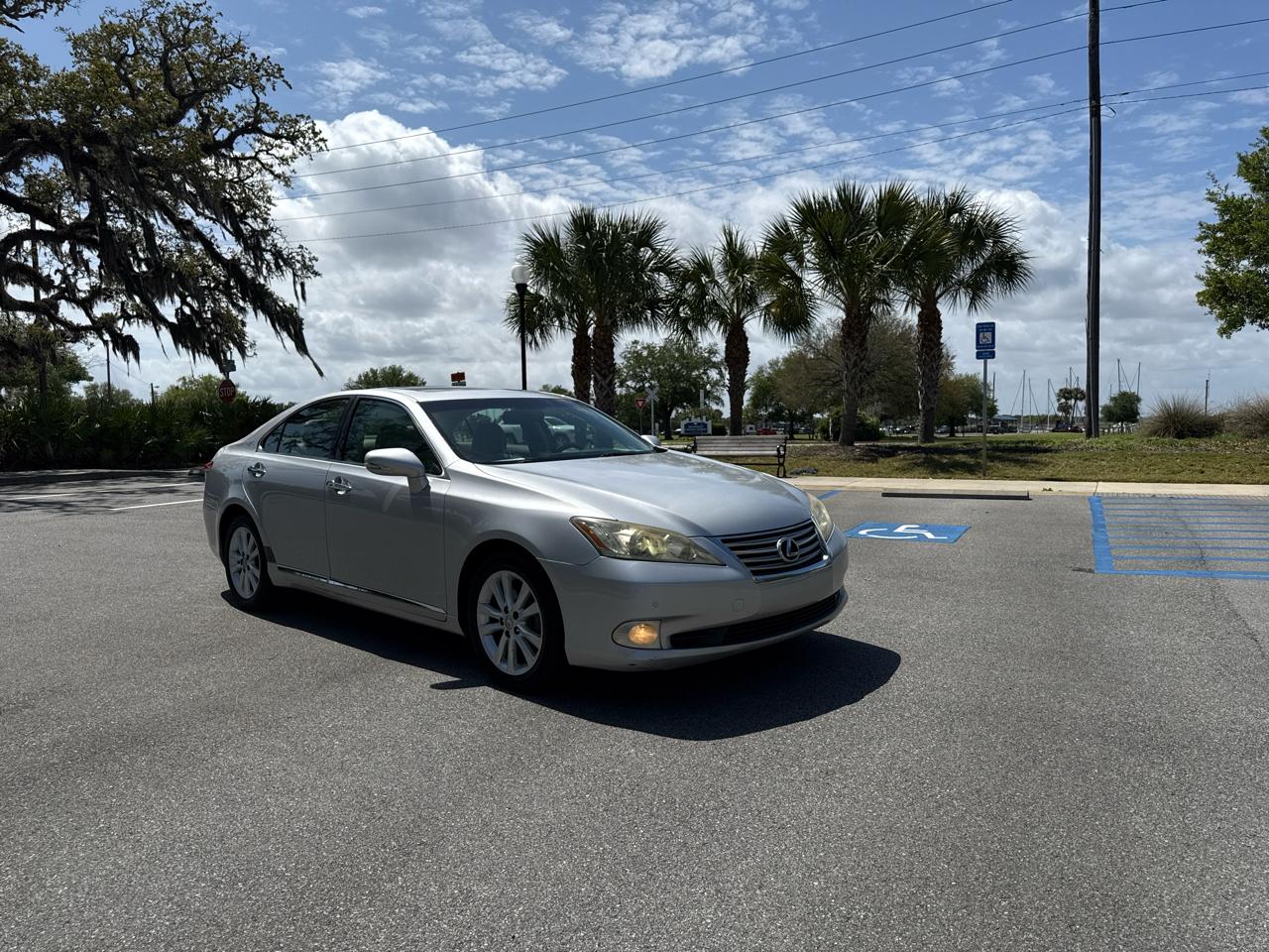 Lexus ES 350 Sedan 2010