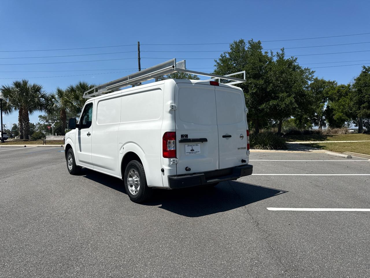 Nissan NV Cargo 2500 HD S V6 2021