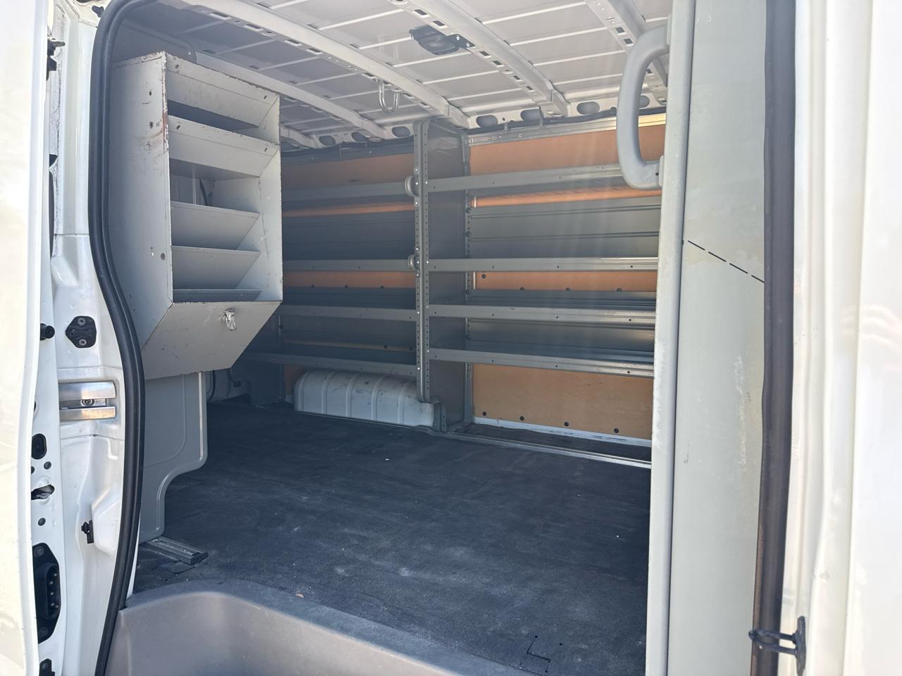 Nissan NV Cargo 2500 HD S V6 2021