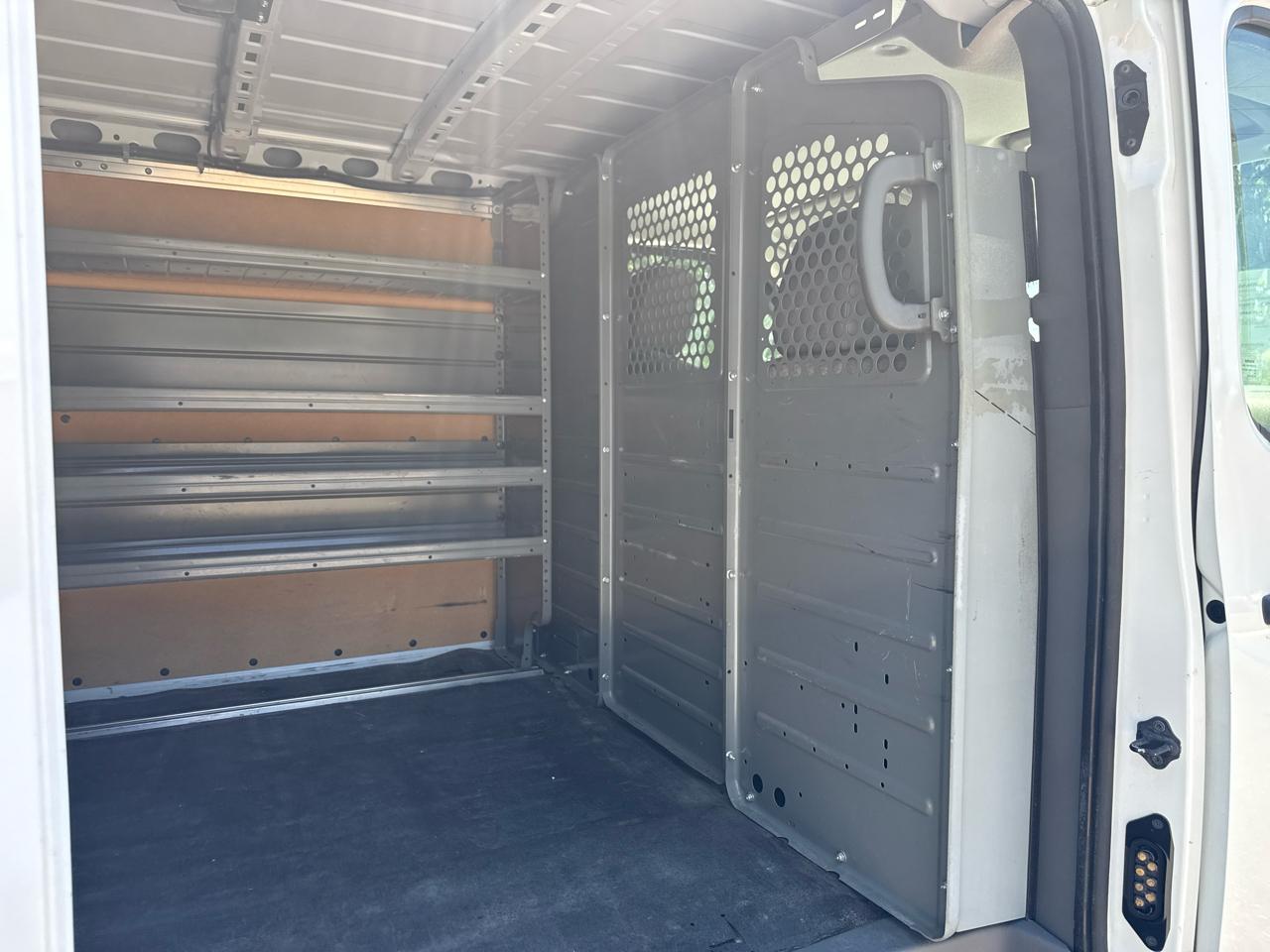 Nissan NV Cargo 2500 HD S V6 2021