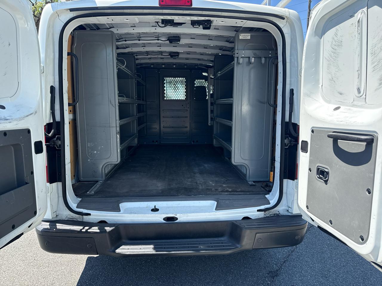 Nissan NV Cargo 2500 HD S V6 2021