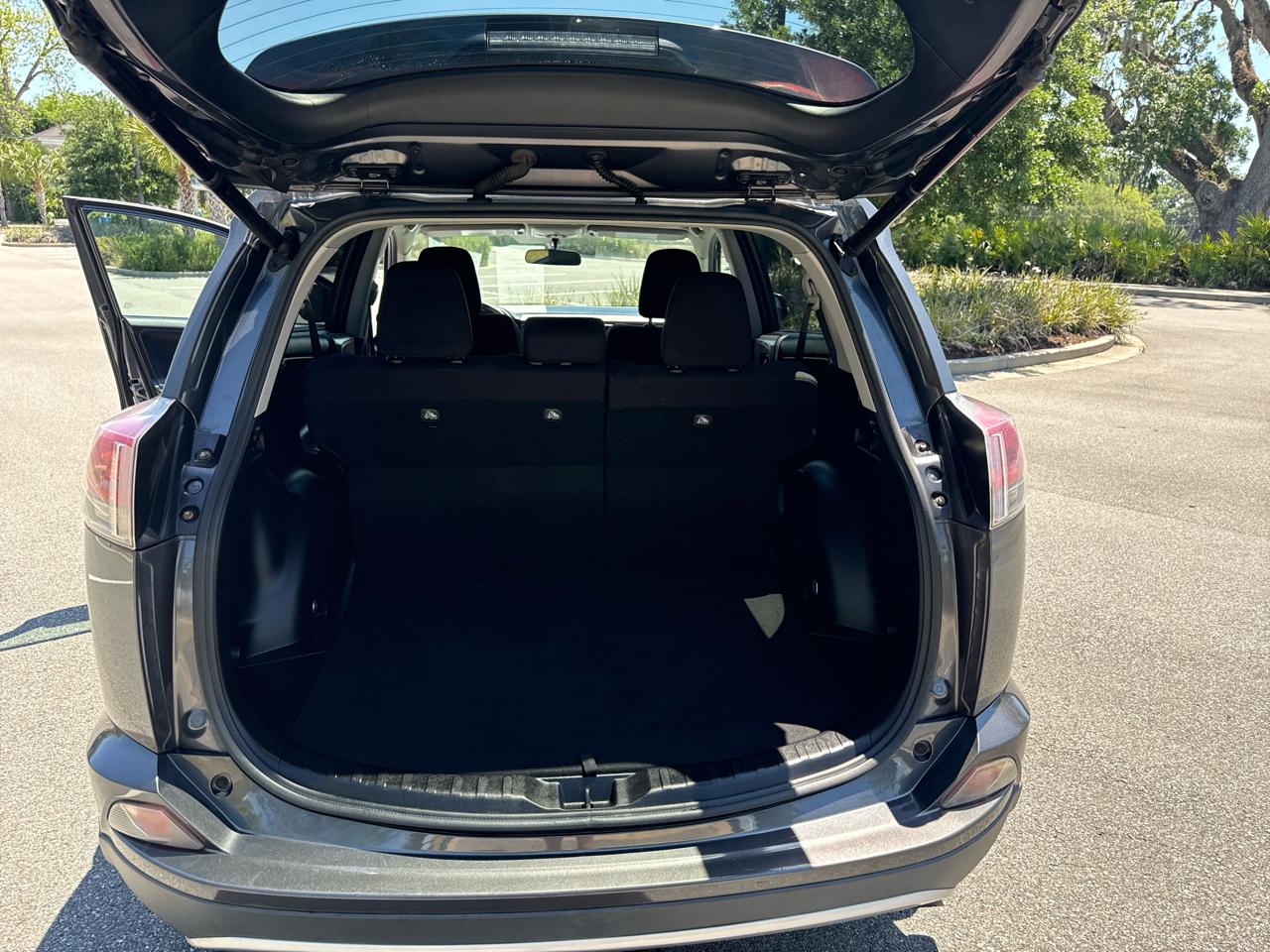 Toyota RAV4 XLE FWD 2016