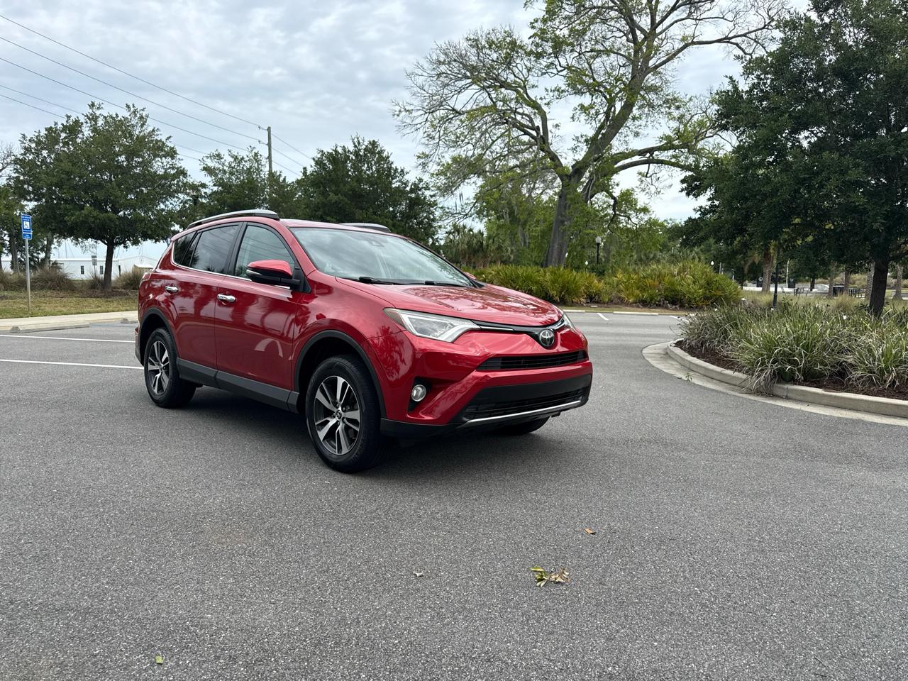 Toyota RAV4 XLE FWD 2017