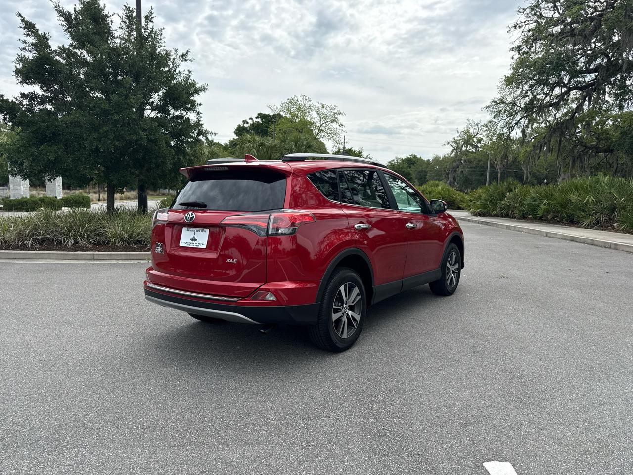 Toyota RAV4 XLE FWD 2017