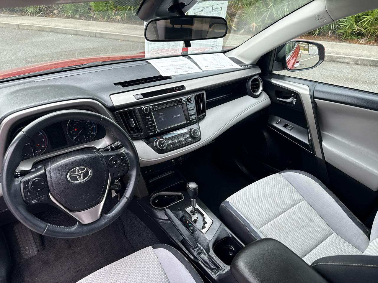 Toyota RAV4 XLE FWD 2017