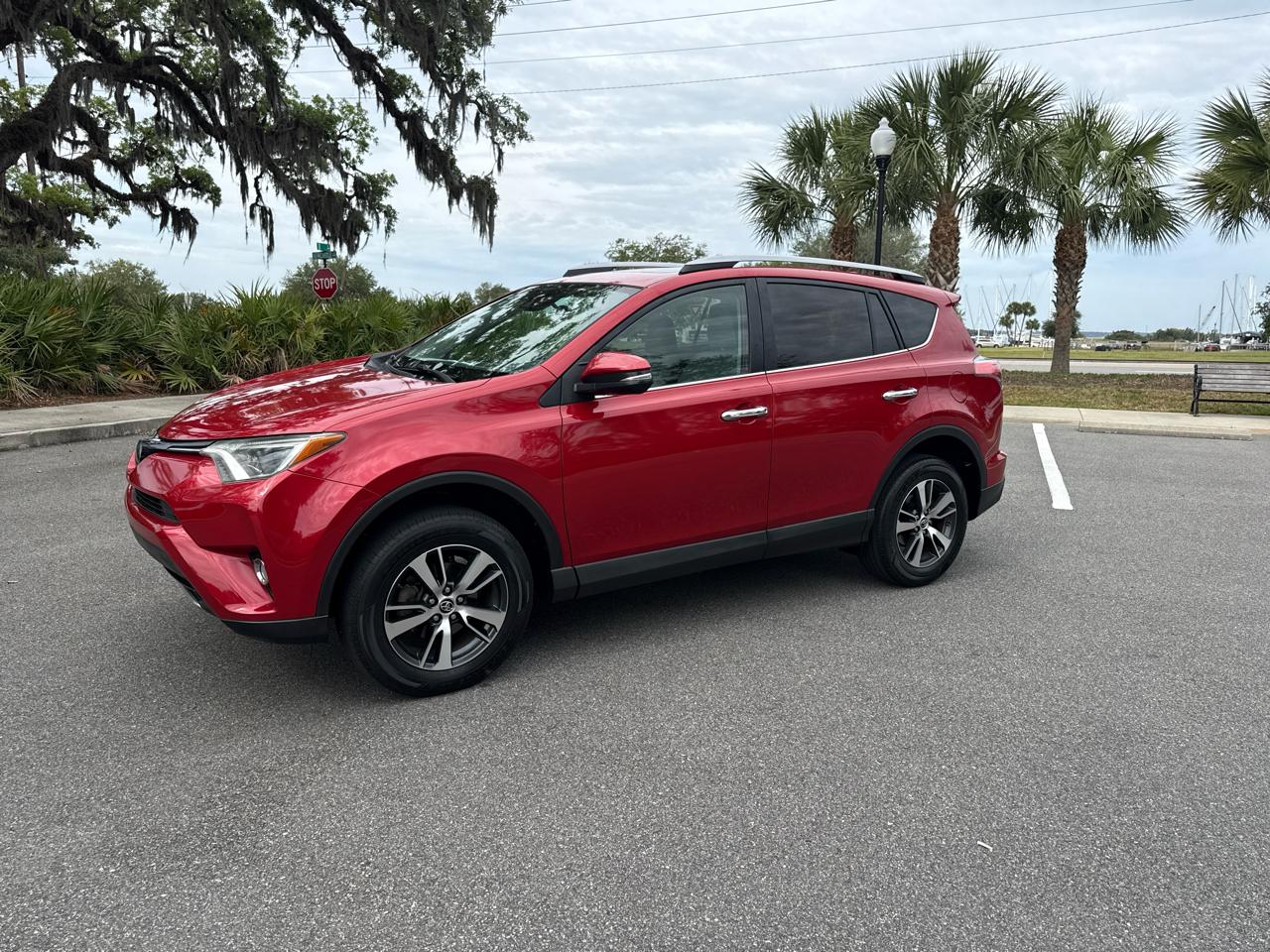 Toyota RAV4 XLE FWD 2017