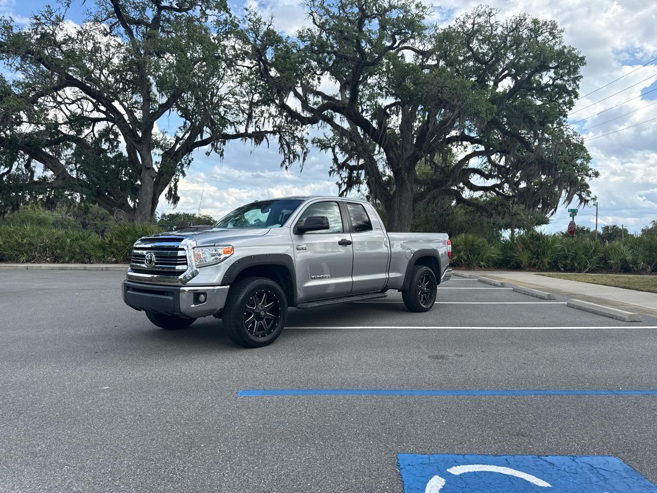 Toyota Tundra SR5 5.7L FFV V8 Double Cab 2WD 2016