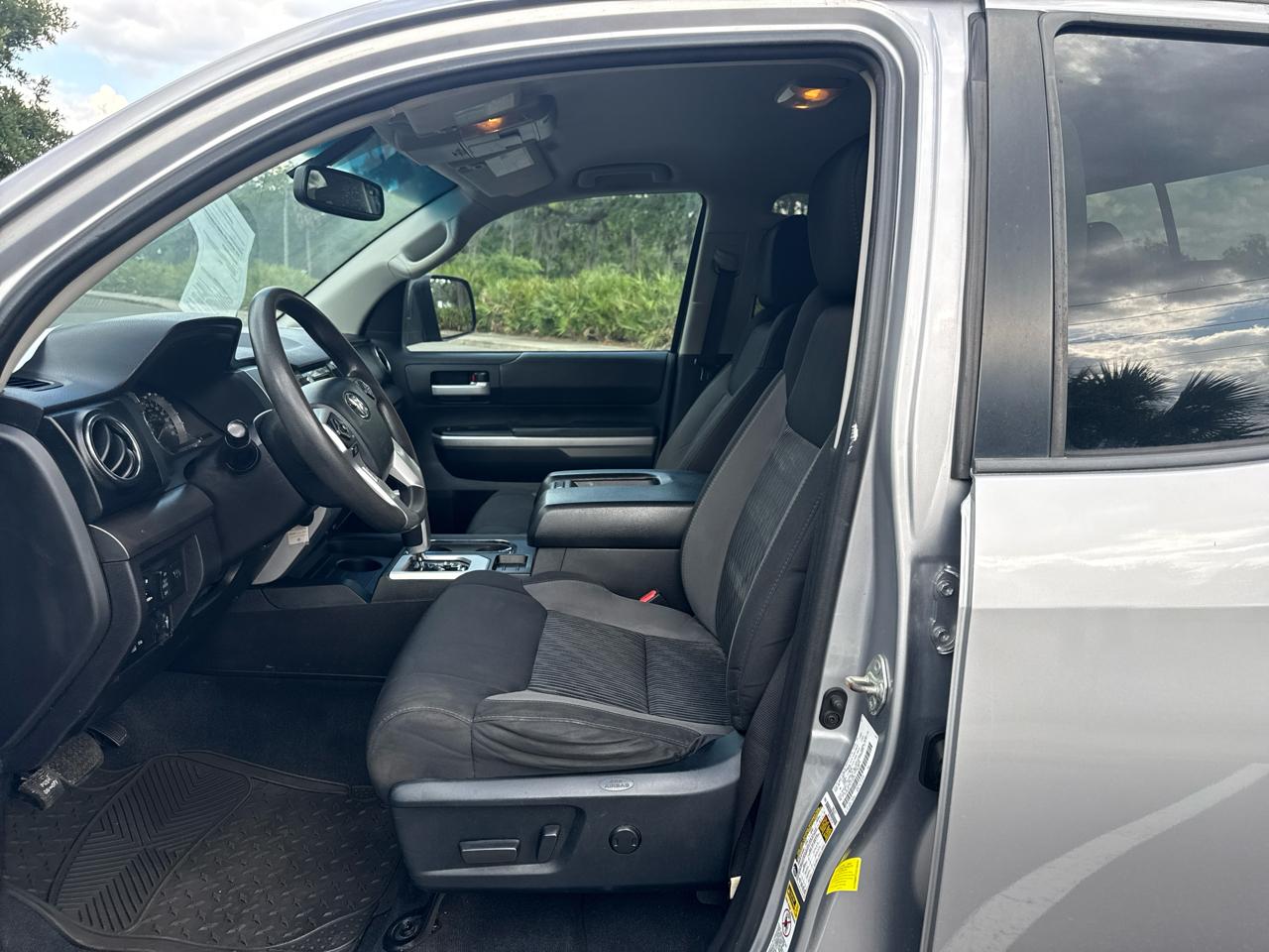 Toyota Tundra SR5 5.7L FFV V8 Double Cab 2WD 2016