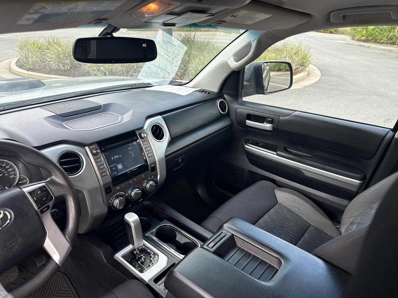 Toyota Tundra SR5 5.7L FFV V8 Double Cab 2WD 2016