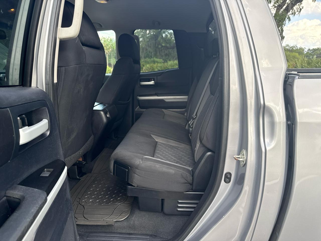 Toyota Tundra SR5 5.7L FFV V8 Double Cab 2WD 2016