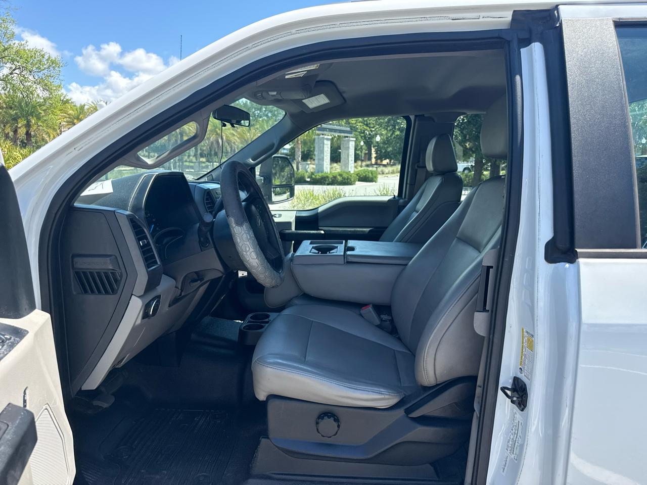 Ford F-350 SD XL SuperCab Long Bed 2WD 2017