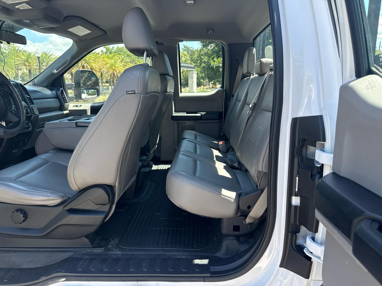 Ford F-350 SD XL SuperCab Long Bed 2WD 2017