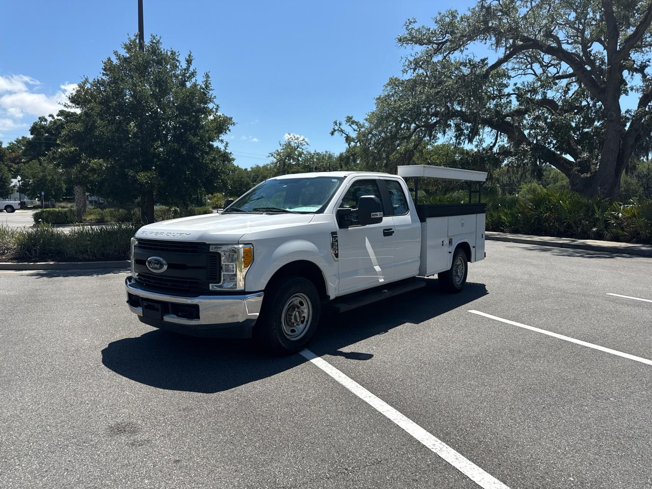 Ford F-350 SD XL SuperCab Long Bed 2WD 2017