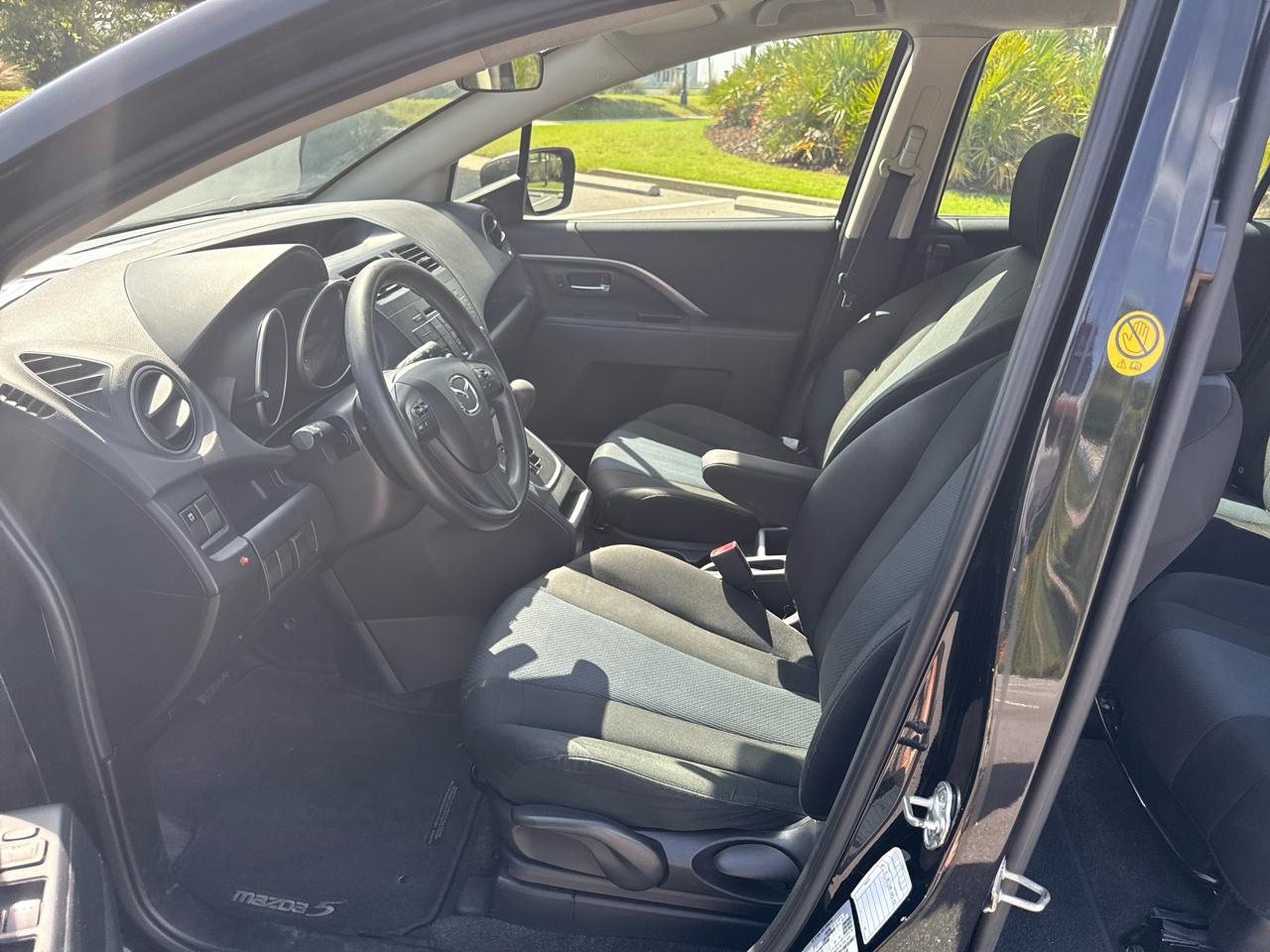 Mazda MAZDA5 Sport 2015