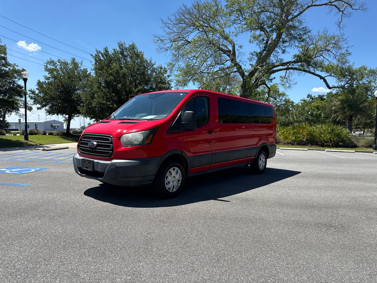 Ford Transit 350 Wagon Low Roof XLT 60/40 Pass. 148-in. WB 2016