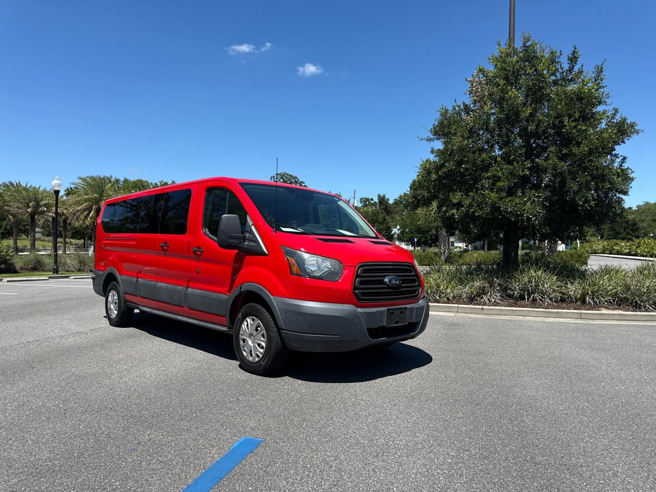 Ford Transit 350 Wagon Low Roof XLT 60/40 Pass. 148-in. WB 2016