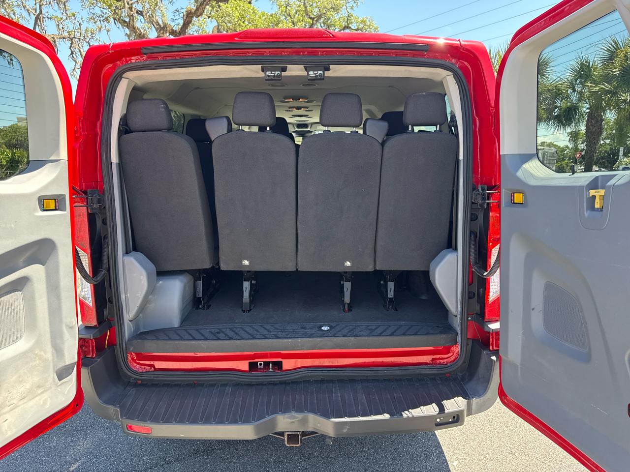 Ford Transit 350 Wagon Low Roof XLT 60/40 Pass. 148-in. WB 2016